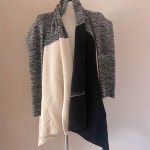 Bcbgmaxazria Women’s cozy wrap sweater Small $229